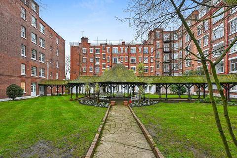 3 bedroom apartment to rent, Circus Lodge, St John's Wood NW8