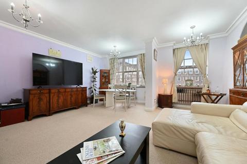 3 bedroom apartment to rent, Circus Lodge, St John's Wood NW8