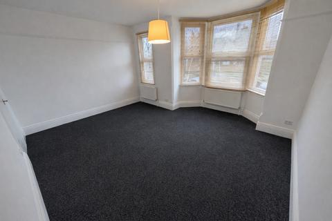 2 bedroom duplex to rent, Nuthall Road, Nottingham NG8