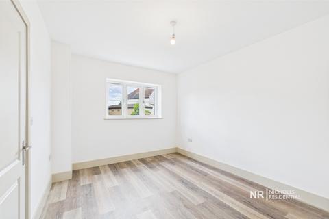 undefined, Ewell KT17