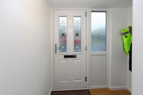 undefined, Oak Avenue, Newport