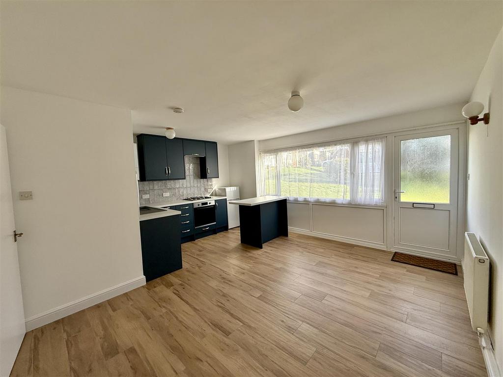 Living Area: