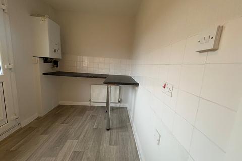 2 bedroom semi-detached house to rent, Deepdale Grove, Southcoates Lane, Hull, East Yorkshire, HU9