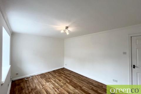 3 bedroom terraced house to rent, Chorley Road, Salford M27