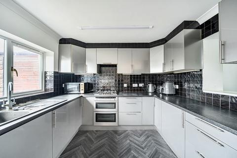 3 bedroom terraced house for sale, Fremantle Road, Buckinghamshire HP21