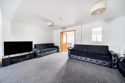 3 bedroom terraced house for sale, Fremantle Road, Buckinghamshire HP21