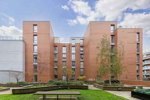 2 bedroom flat to rent, High Street, Brentford TW8
