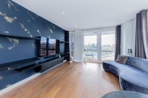 2 bedroom flat to rent, High Street, Brentford TW8