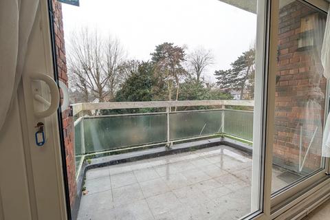 2 bedroom flat to rent, Lemington House HA8