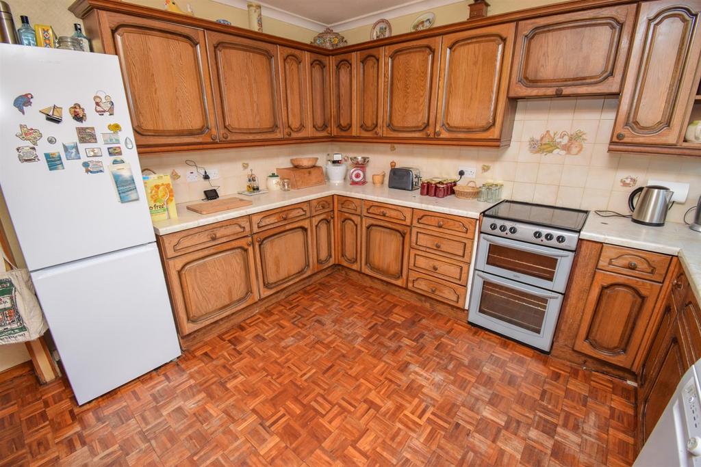 KITCHEN-BREAKFAST ROOM (2)-2.jpg