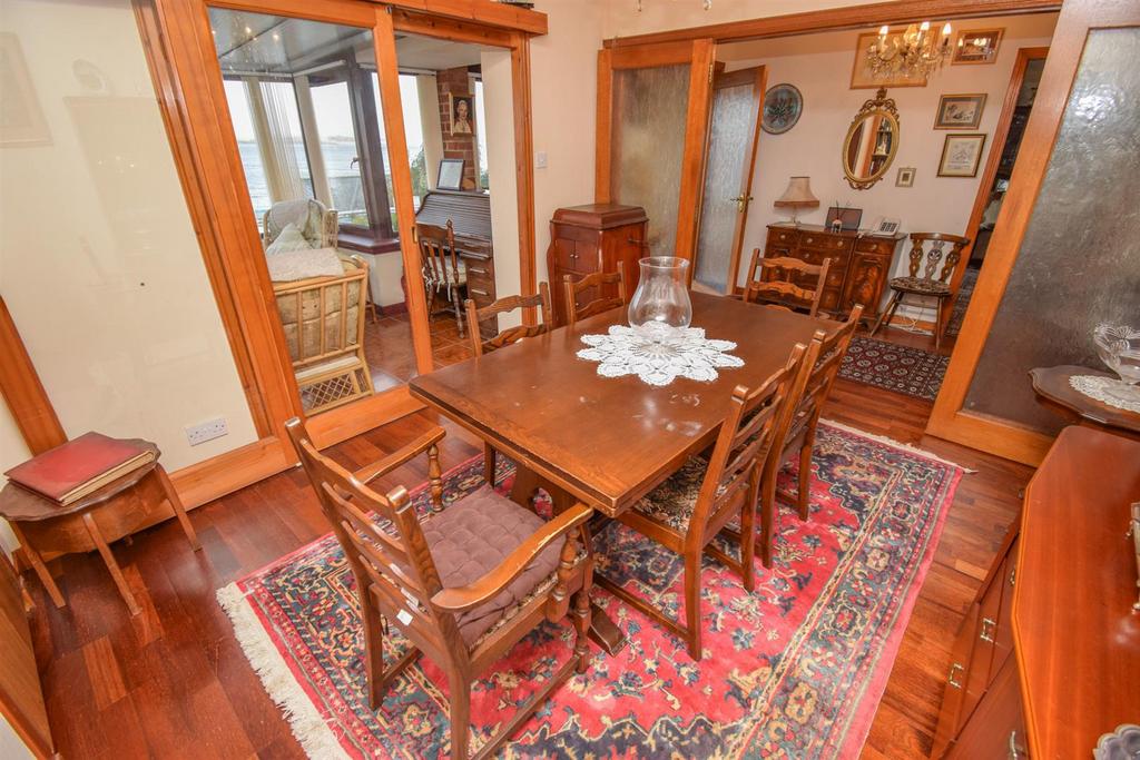 DINING ROOM-2..jpg