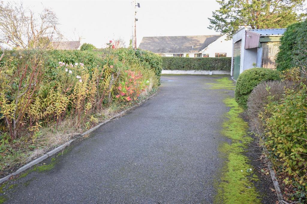 DRIVEWAY .jpg