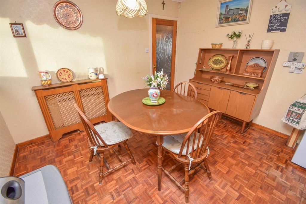 KITCHEN-BREAKFAST ROOM (5)-2.jpg