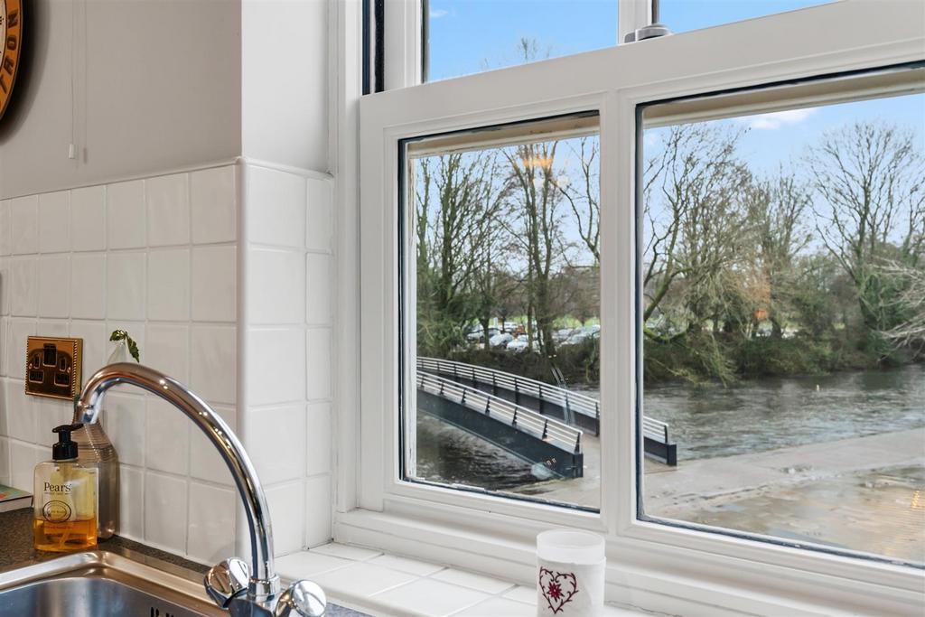 Saxton Mee 20 Riverside Crescent 0021.jpg