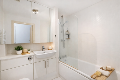 2 bedroom flat for sale, Moore House, London E14