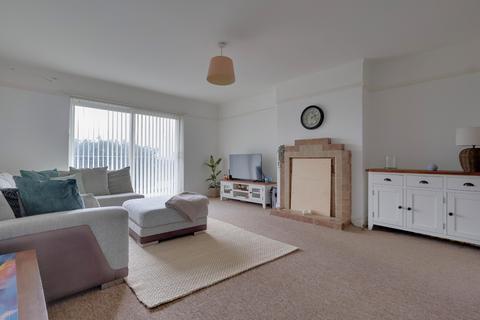 2 bedroom flat for sale, Solent Road, Drayton, Portsmouth