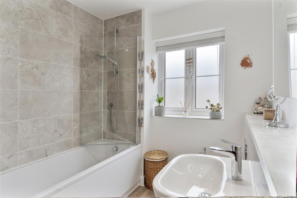 Bathroom 2 (1).jpg