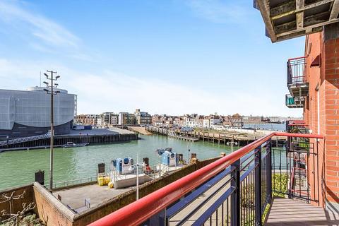 2 bedroom flat to rent, Arethusa House, Gunwharf Quays, Portsmouth, PO1