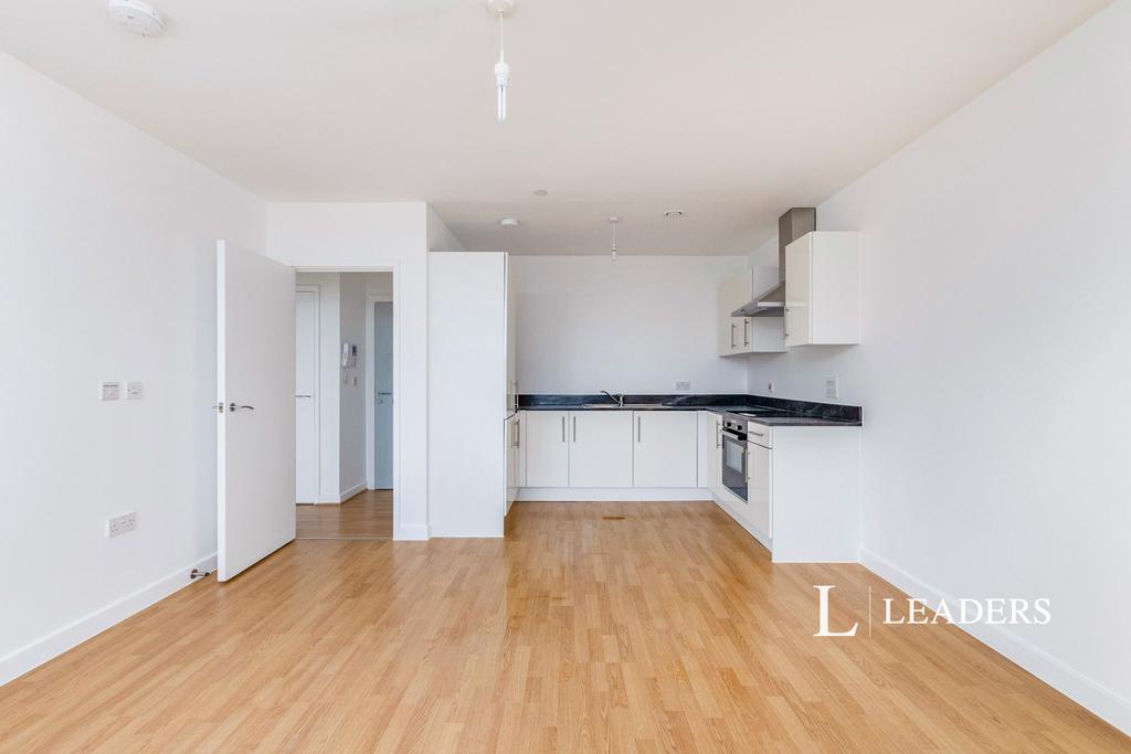 Apartment in Bournemouth, Lansdowne - View 2