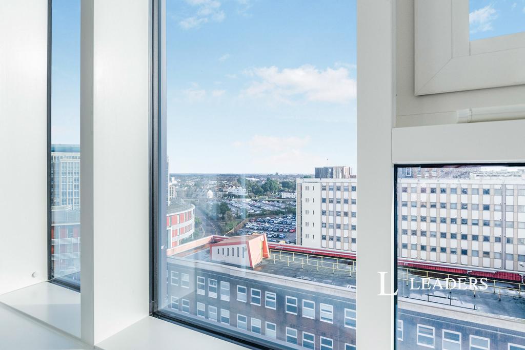 Apartment in Bournemouth, Lansdowne - View 3