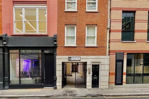 undefined, Printers Inn Court, LONDON, EC4A 1LR