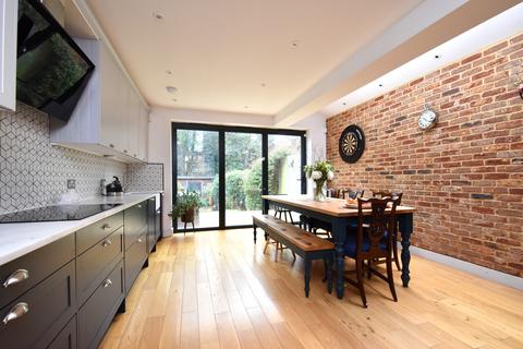 3 bedroom terraced house for sale, Canterbury Grove, SE27
