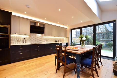 3 bedroom terraced house for sale, Canterbury Grove, SE27