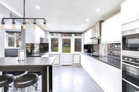 3 bedroom semi-detached house for sale, Kirkwood Crescent, Leeds, West Yorkshire, LS16