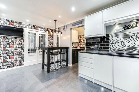 3 bedroom semi-detached house for sale, Kirkwood Crescent, Leeds, West Yorkshire, LS16