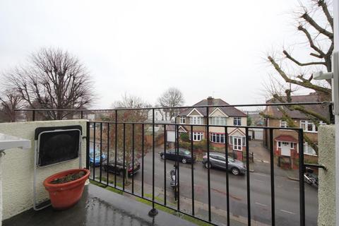 2 bedroom apartment for sale, Clitherow Avenue, W7