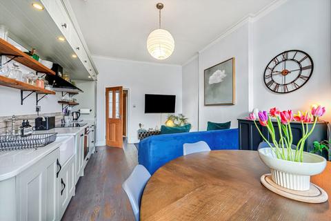 2 bedroom flat for sale, Kennington Park Road, London SE11