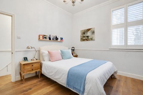 2 bedroom flat for sale, Drakefell Road, London SE4