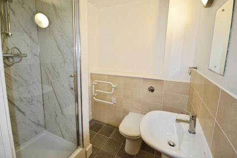 2 bedroom apartment to rent, Lauriston Road, London, SW19