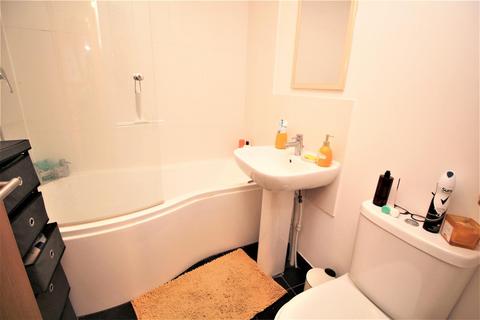 1 bedroom apartment to rent, London Road, Lowfield Heath RH10
