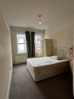 1 bedroom flat to rent, Commercial Street, Newport NP20