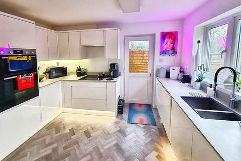 4 bedroom house for sale, Cardy Road, Hemel Hempstead HP1