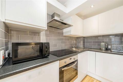 undefined, Shoreditch High Street, LONDON E1