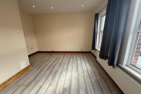 1 bedroom flat to rent, Southall, UB2