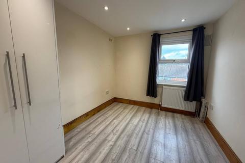 1 bedroom flat to rent, Southall, UB2