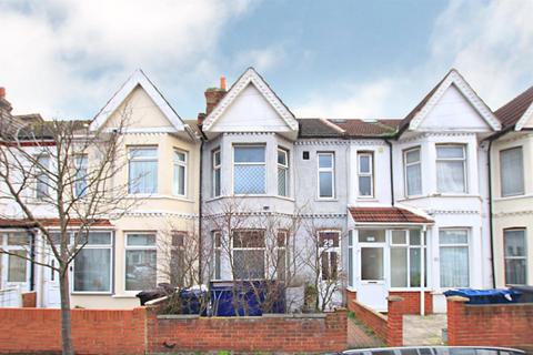 4 bedroom terraced house to rent, Northcote Avenue, Southall UB1