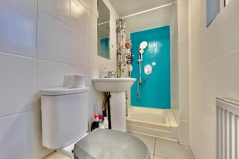 4 bedroom terraced house to rent, Northcote Avenue, Southall UB1