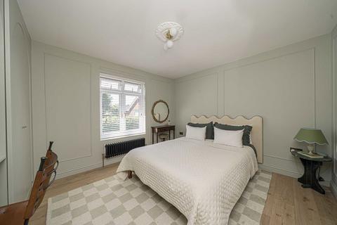 2 bedroom terraced house for sale, Thames Street, Sunbury-On-Thames TW16