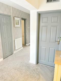 2 bedroom semi-detached bungalow for sale, Whitehouse Meadows, Leigh-on-Sea SS9