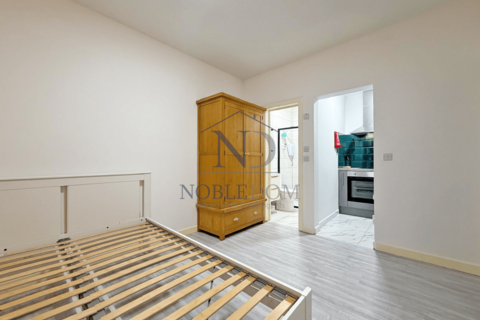 undefined, Cromwell Road, TW3