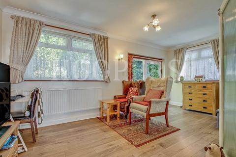 6 bedroom semi-detached house for sale, Randall Avenue, London, NW2