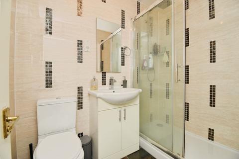 2 bedroom apartment for sale, Fishguard Way, London, E16