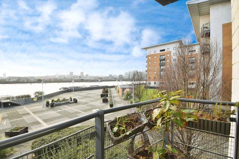 Fishguard Way, London, E16