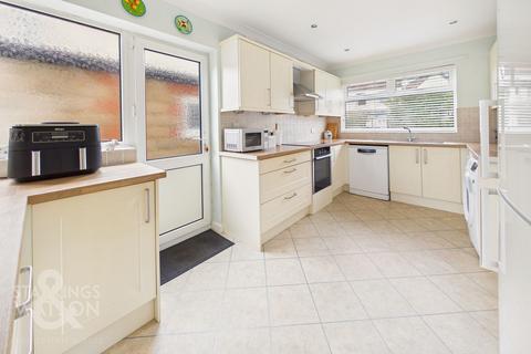 4 bedroom detached house for sale, Postwick Lane, Brundall, Norwich