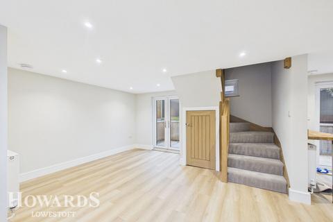 2 bedroom detached house for sale, Green Lane, Kessingland