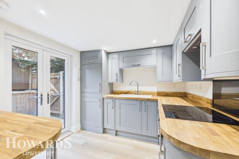 2 bedroom detached house for sale, Green Lane, Kessingland